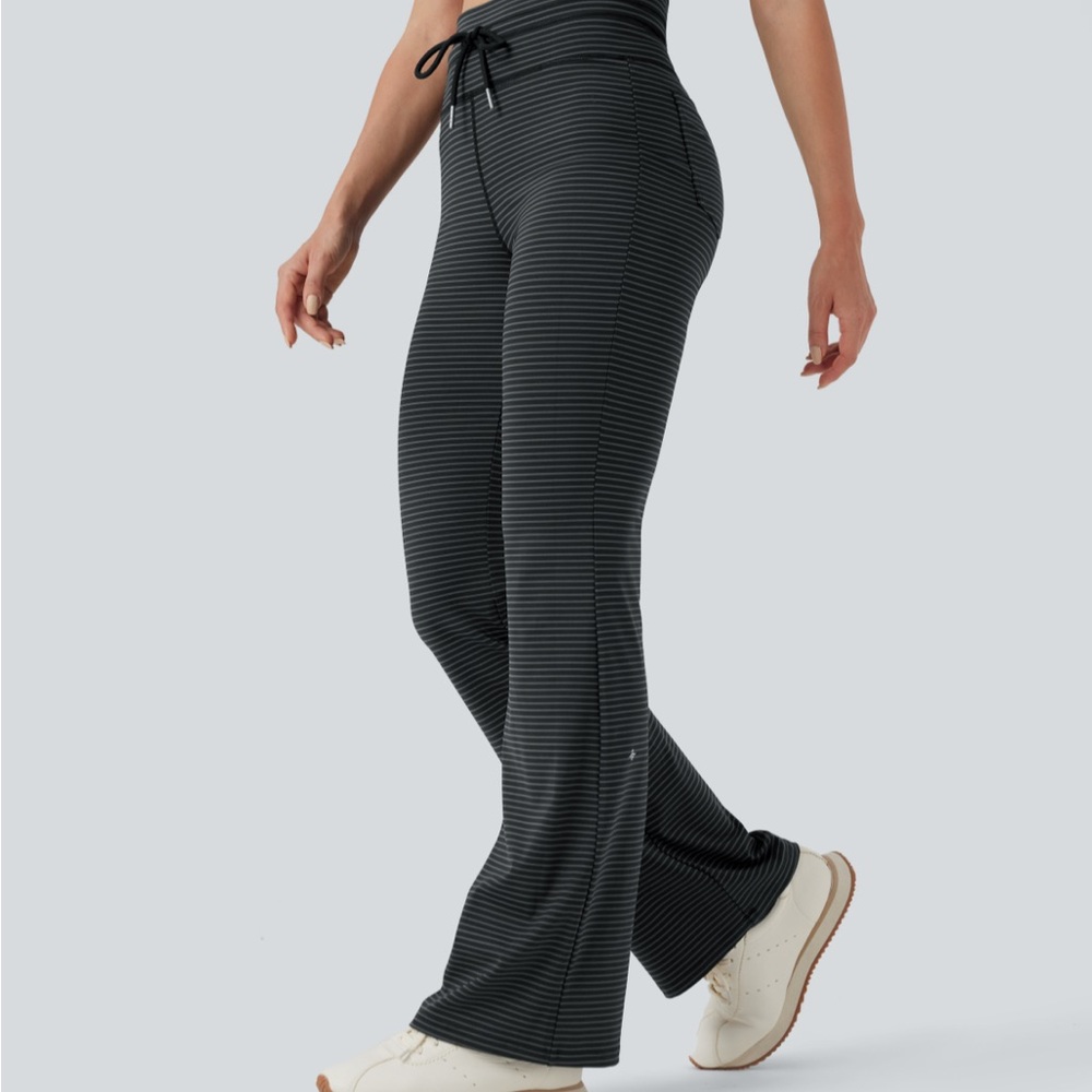 NWT HALARA High Waisted Drawstring Striped Flare Yoga Pants with Pockets